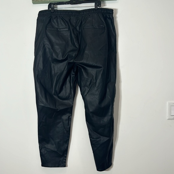 Sanctuary anthropologie plus size women’s faux leather jogger pants size 3X nwot - Picture 5 of 6